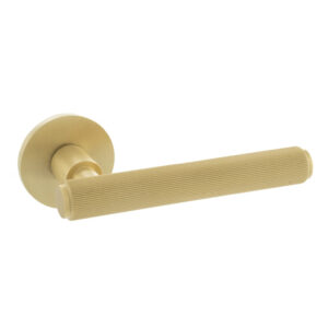 MHSR250SB Millhouse Brass Stephenson Knurled Lever Door Handle on 5mm Slimline Round Rose - Satin Brass